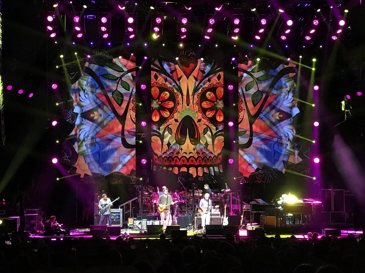 Dead & Company in Hartford, 6.13.18 © twitter.com/TigerRose420